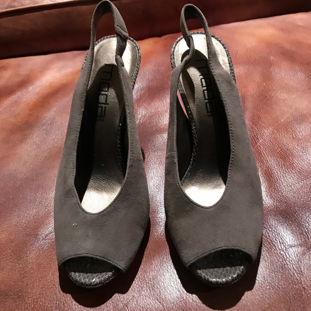 Moda Shoes - Picture 1 of 6